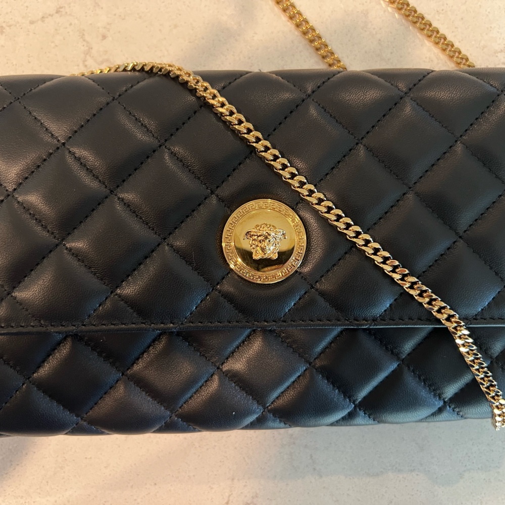 Versace Quilted Leather Clutch BNWT $1,300! Mob Wife Aesthetic - Picture 3 of 9